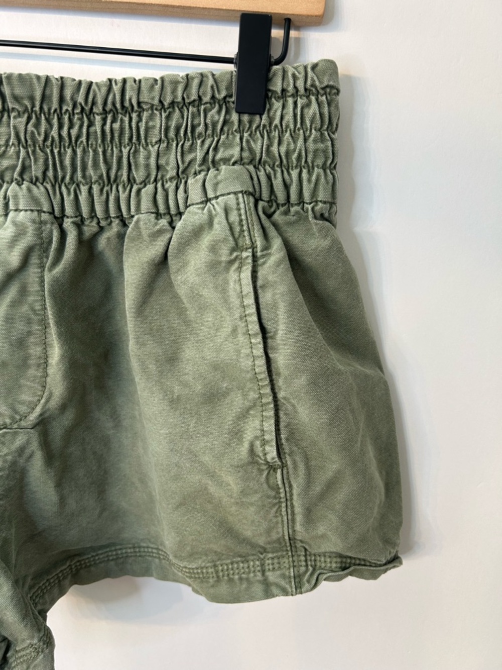 Aerie Women’s Babewatch High Waisted Pull On Shorts in Olive Fun, Size Medium - Picture 6 of 9